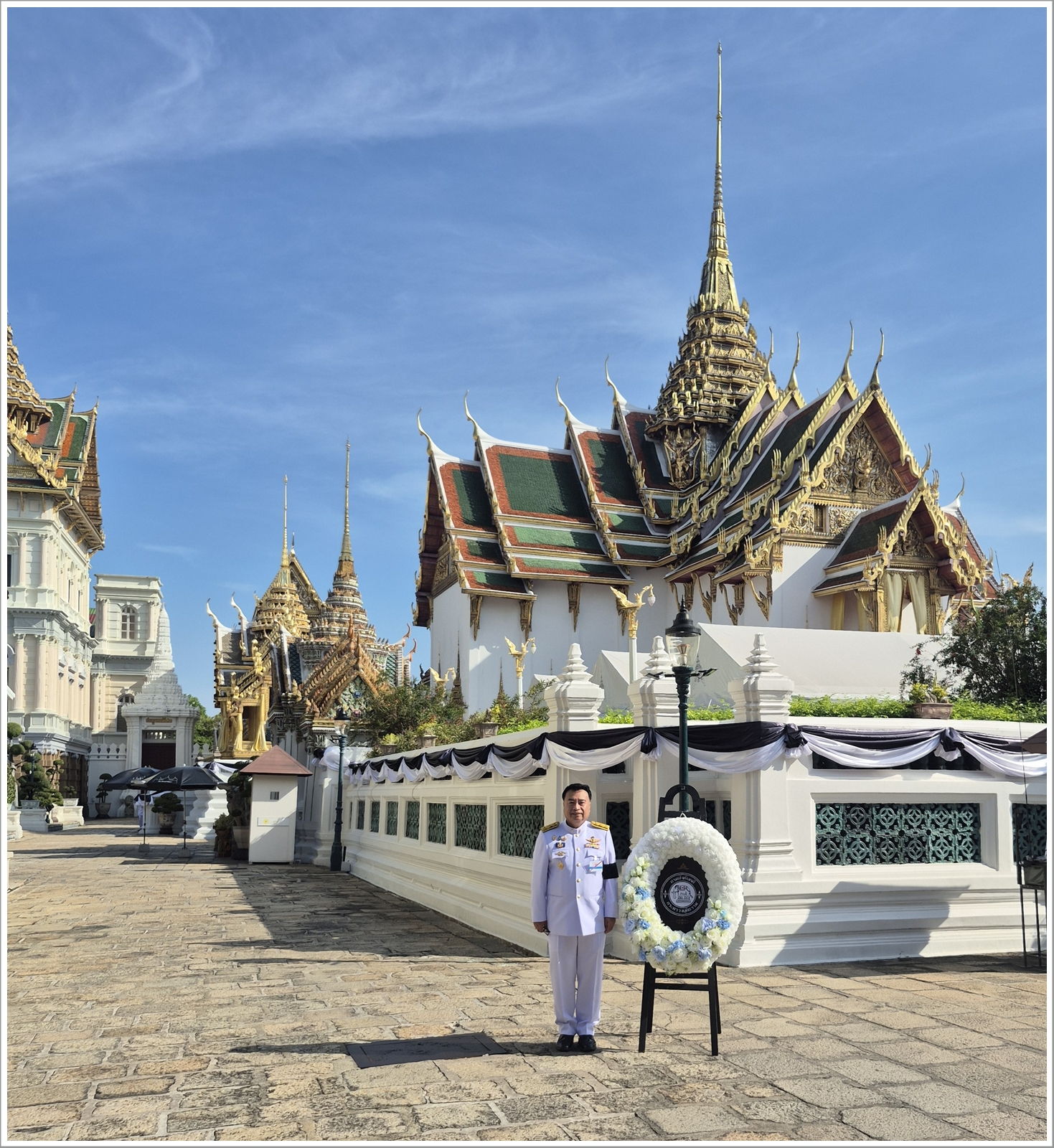 กรมบังคับคดี ร่วมพิธีวางพวงมาลาถวายราชสักการะ และร่วมเป็นเจ้าภาพบำเพ็ญกุศลและพระพิธีธรรมสวดพระอภิธรรมพระบรมศพ สมเด็จพระนางเจ้าสิริกิติ์ พระบรมราชินีนาถ พระบรมราชชนนีพันปีหลวง